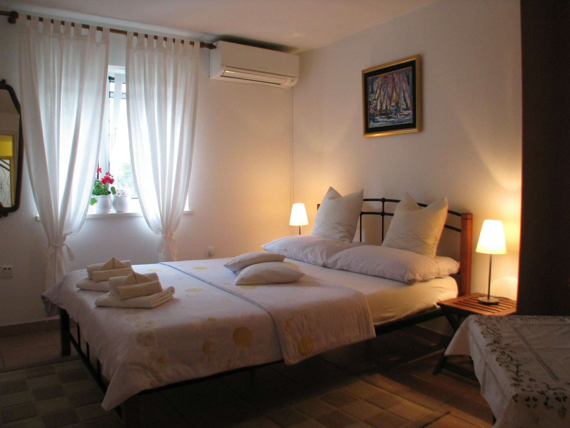 Split Center Suites Buitenkant foto