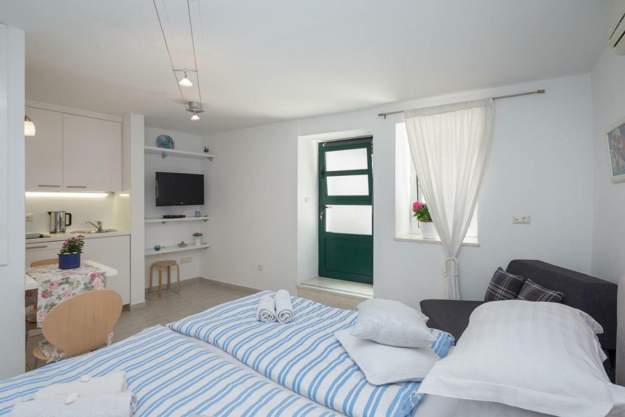 Split Center Suites Buitenkant foto